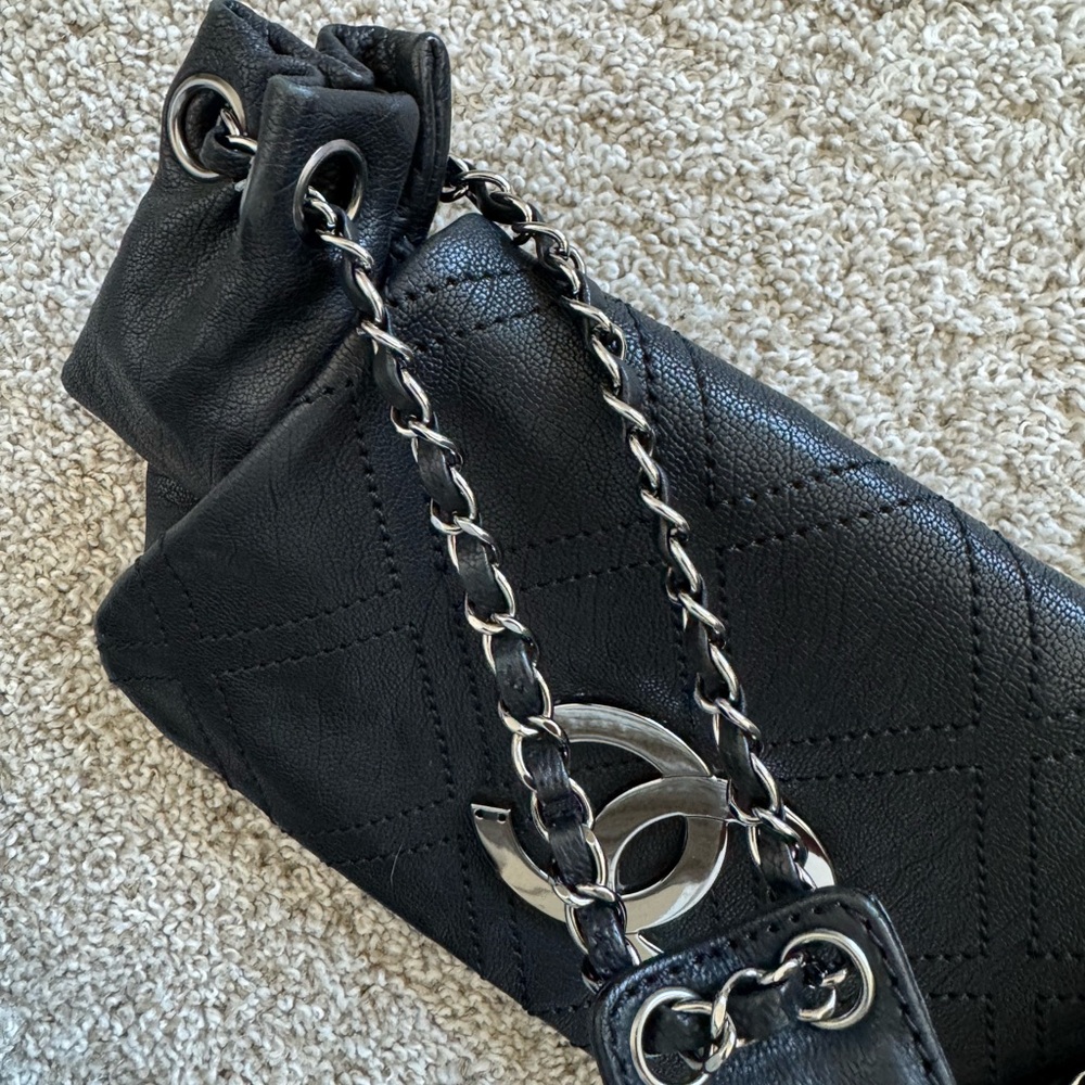 Vintage Chanel Black Quilted Shoulder Bag - Picture 12 of 15